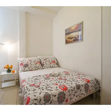 Апартаменти Diocletian Palace Apartments Спліт